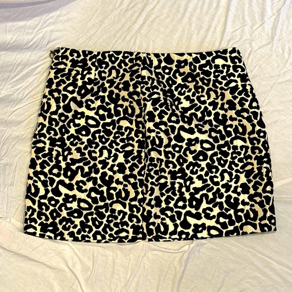 Kendall & Kylie Leopard print mini skirt